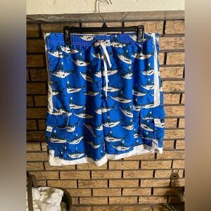 Fish swim short‎